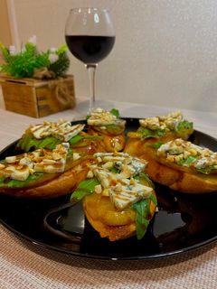 Фото Брускети з грушею і сиром Дор Блю.