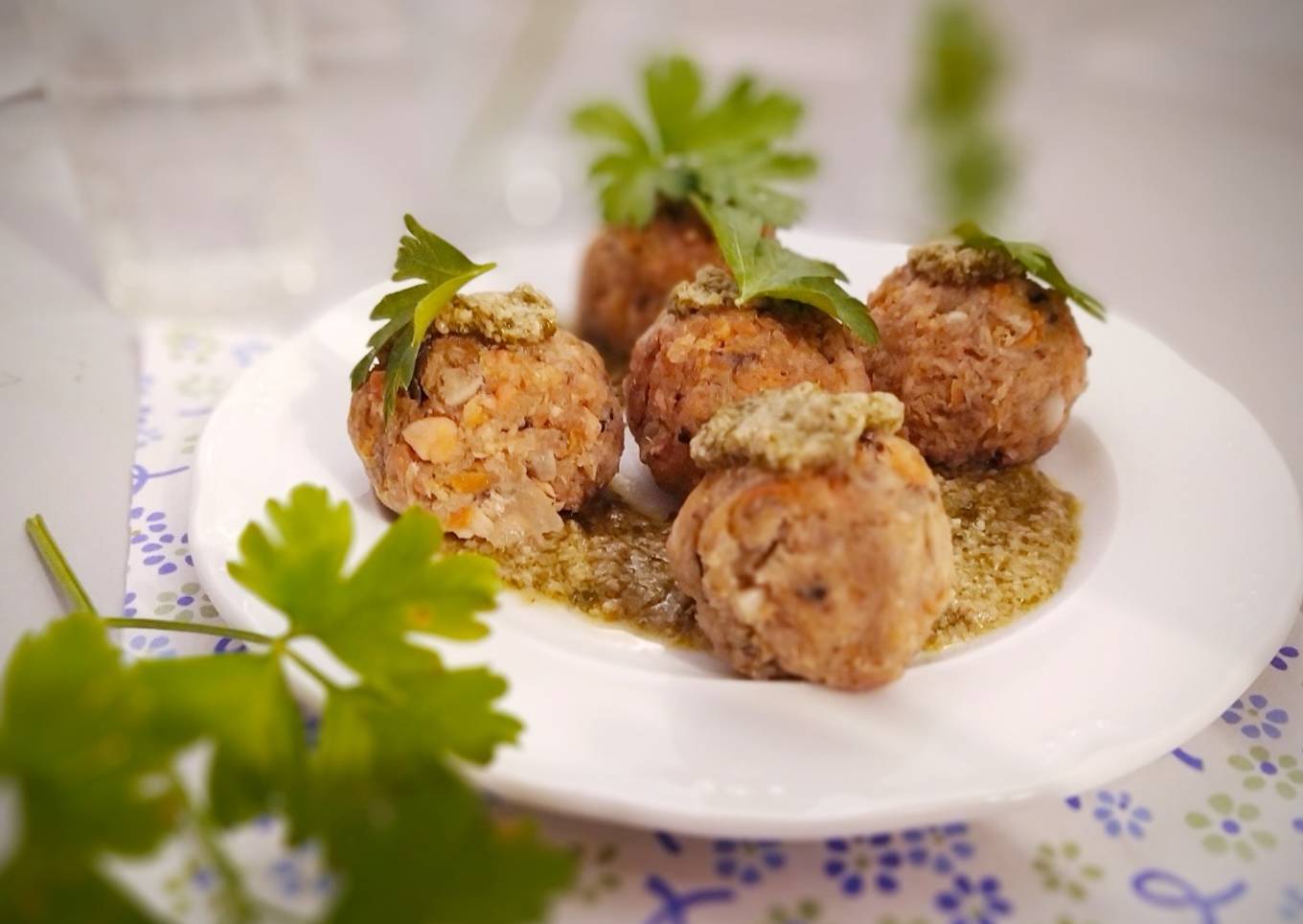Albóndigas de Salmón y Verduras en Salsa Verde