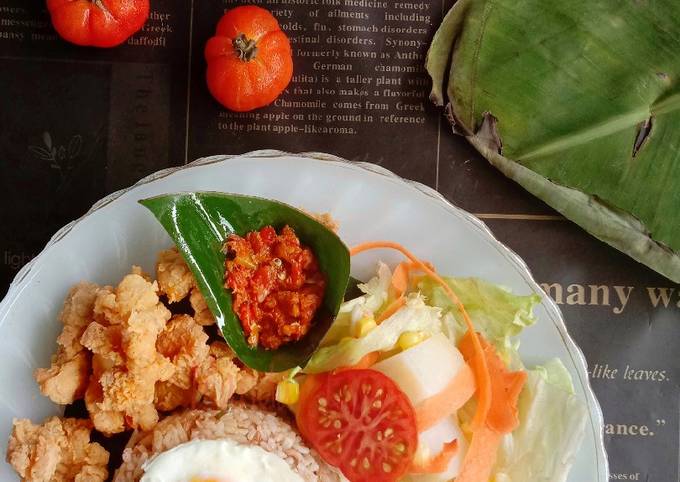 Cara membuat Nasi Daun Jeruk dan Ayam Crispy Cara membuat Nasi Daun Jeruk dan Ayam Crispy
