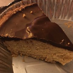 A picture of No bake Peanut butter pie.