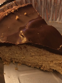 A picture of No bake Peanut butter pie.