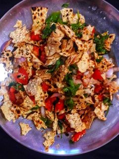 पापड़ चाट(papad chaat recipe in hindi) रेसिपी मुख्य फोटो