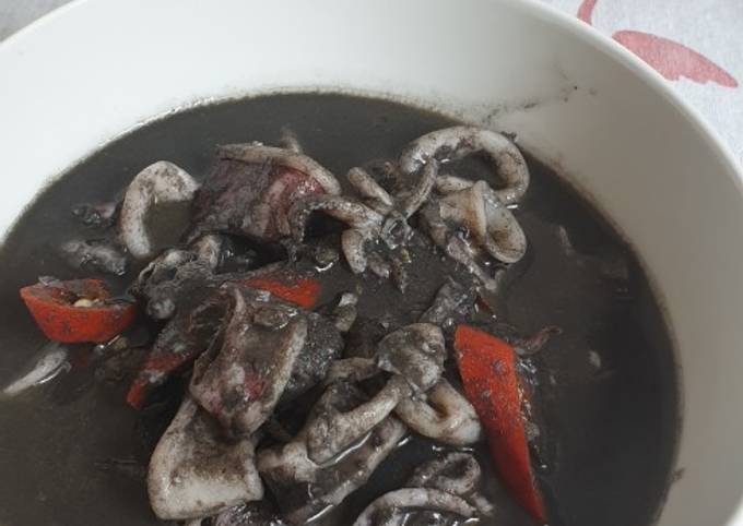 Cara Gampang Menyiapkan Cumi masak kuah hitam, Bikin Ngiler