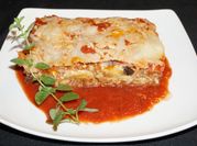 Una foto de lasagna de berenjena ricota