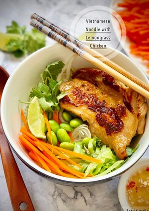 A picture of Vietnamese Noodle with Lemongrass Chicken.
