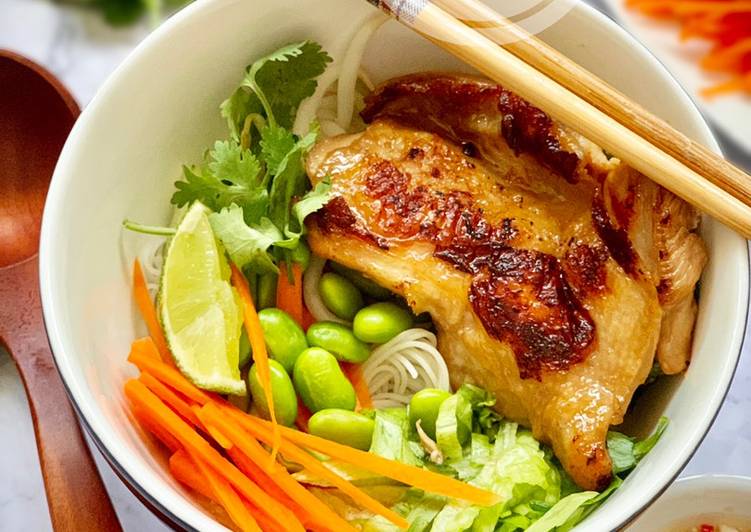 Recipe of Any-night-of-the-week Vietnamese Noodle with Lemongrass Chicken