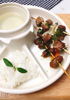 Hình của món Cơm bò xiên que nướng lá húng quế - Ăn dặm.