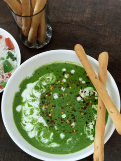 A picture of Creamy Spinach and broccoli soup.