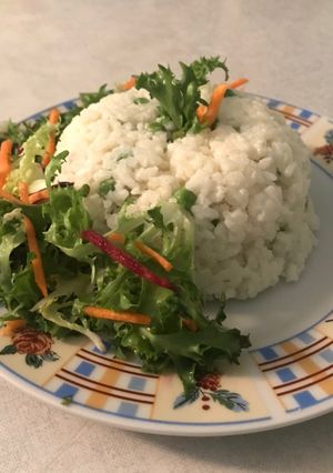 Bögrés rizs ecetes salátával recept fotója