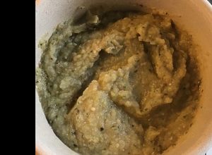 Une photo de Purée de pommes de terre et courgettes à l ail et cardamome