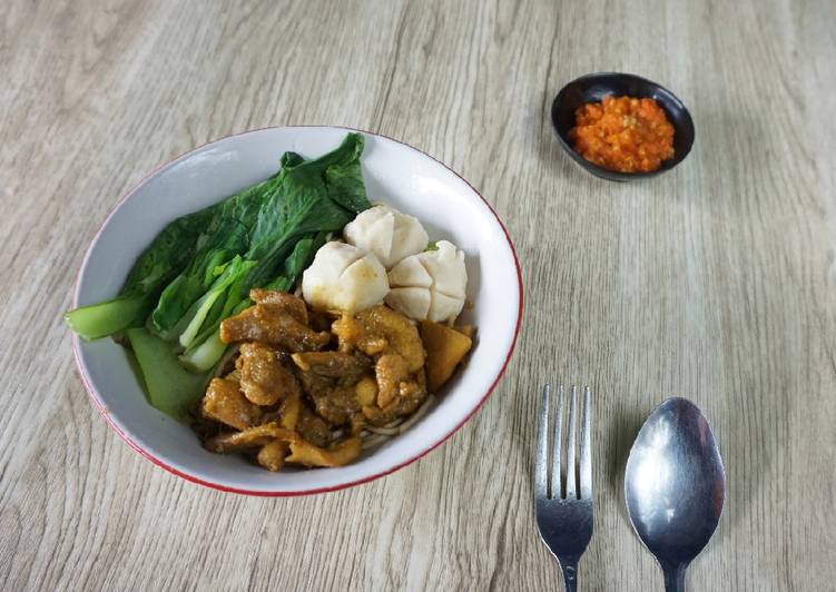 Mie ayam gerobakan