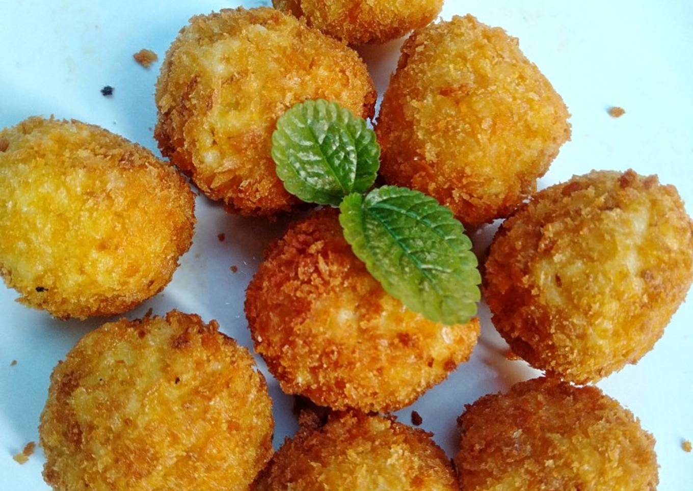 135. Arancini Nasi Sisa Kemarin (Italian Rice Ball)