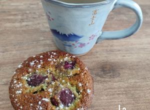 Une photo de Moelleux Cerise et Thé Matcha