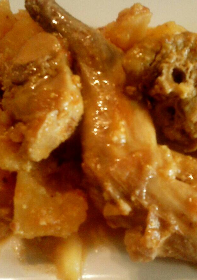 Una foto de Conejo con salsa de almendras