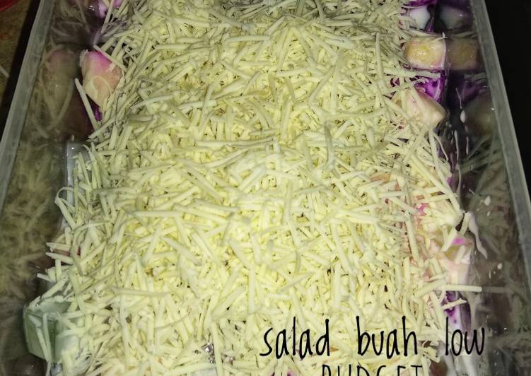 Resep: Untuk Mencoba Di RumahSalad buah kekinian (low budget)