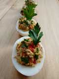 Huevos rellenos de atún