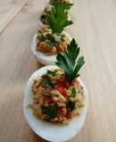 Huevos rellenos de atún