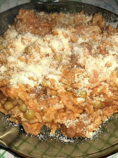 Una foto de Guiso de arroz con carne económico