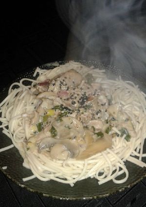 Una foto de Pastas con salsa de pollo a la crema con mostaza