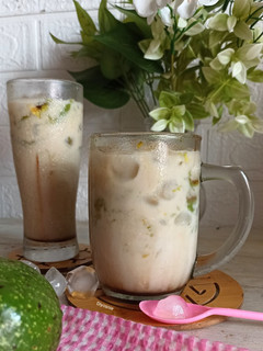 Foto resep Es Alpukat Kocok Susu Gula Aren #253