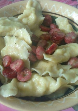 Фото Вареники с адыгейским сыром и колбасками.