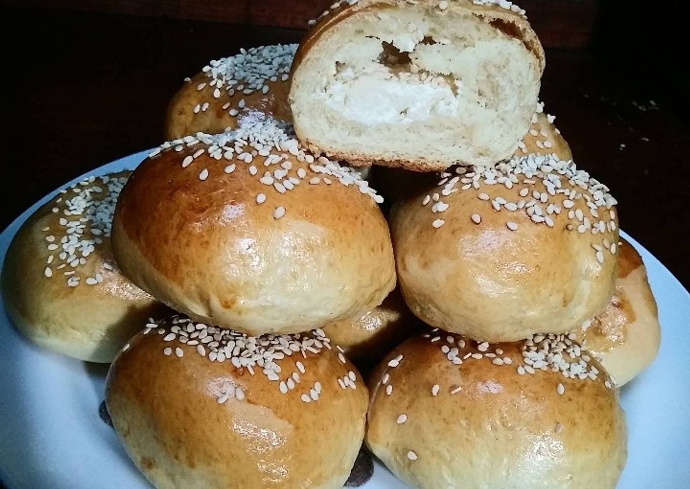 Bollos rellenos de queso crema