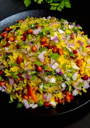 कांदा पोहा (विंटर स्पेशल फटाफट नाश्ता) रेसिपी मुख्य फोटो