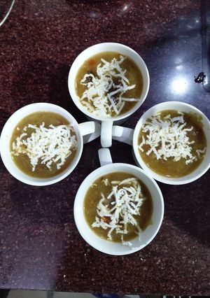 A picture of Veg moncho soup.