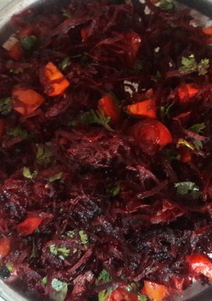 બીટરૂટ સલાડ (Beetroot Salad Recipe In Gujarati) રેસીપી મુખ્ય ફોટો
