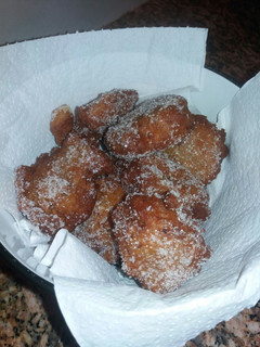 Una foto de Buñuelos de banana y coco! 😋