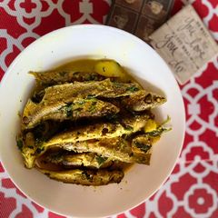 A picture of Parshe macher jhaal (bengali style).