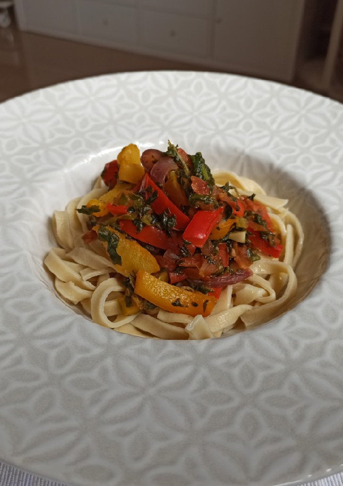 Una foto de Pasta con verduras