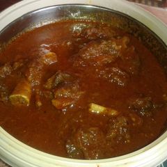 A picture of Laal maas.