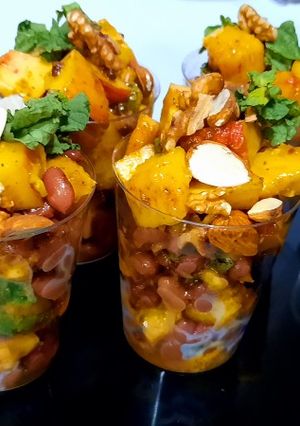 A picture of Mango peach salad 🥗 😋.