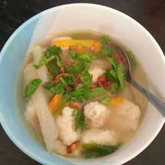 A picture of Tekwan ayam.
