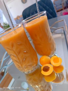 عکسی از دستور اسموتی زردآلو