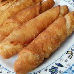 A picture of Fried fish roll.
