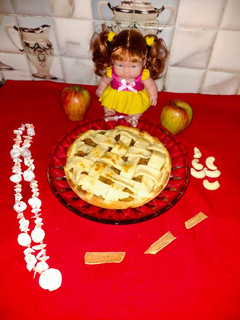 ஆப்பிள் பின்னல் ஸ்வீீட்(Apple pie recipe in tamil) செய்முறை முக்கிய புகைப்படம்
