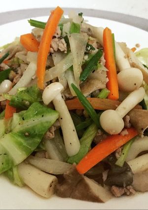 Hình của món Nấm, thịt xào rau củ.