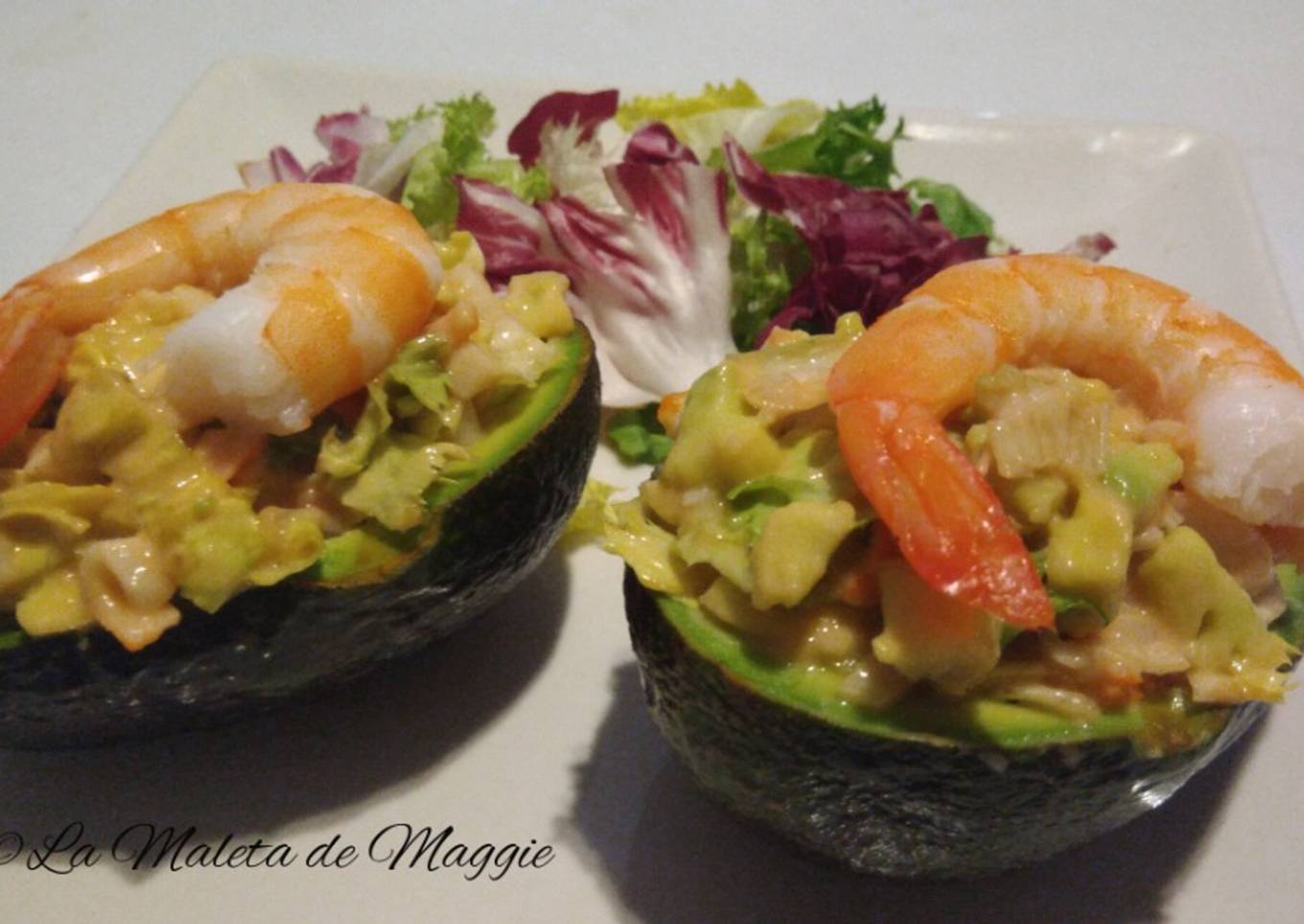 Aguacates rellenos de langostinos