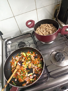 Una foto de Ensalada de tallarines integrales