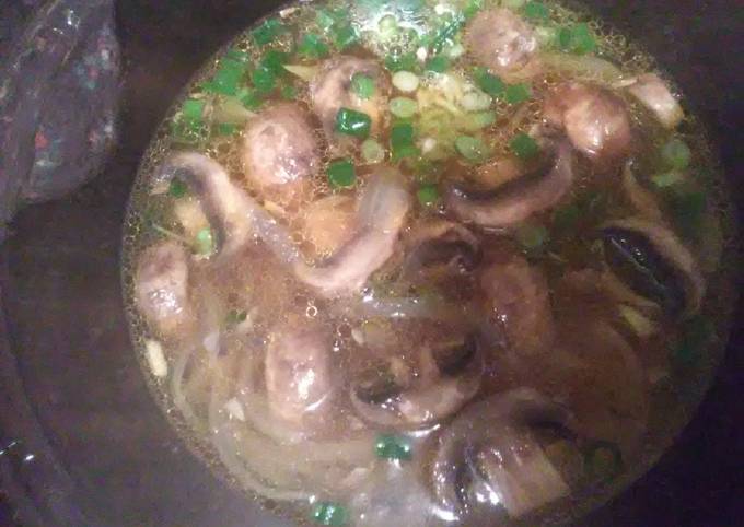 π Mushroom and Caramelized Onion Soup