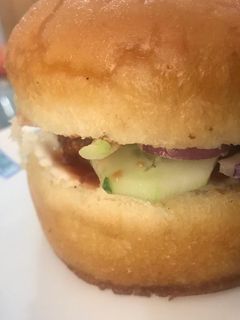 बर्गर (Burger Recipe in Hindi) रेसिपी मुख्य फोटो