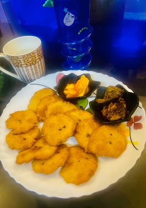 #आम का अचार मठरी का साथ (मठरी खस्ता) रेसिपी मुख्य फोटो