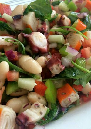 Foto principal de Salpicón de pulpo con alubias y rúcula