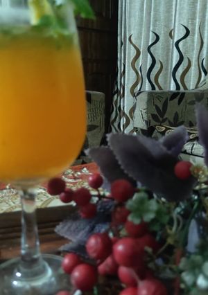 A picture of Orange 🍊 juice.