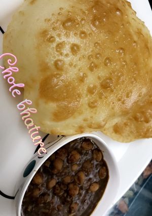 A picture of Chole bhature.