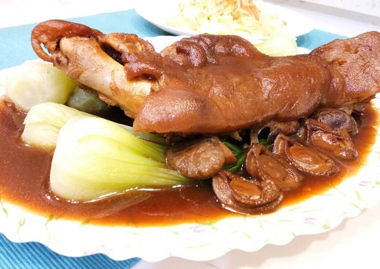 Steps to Prepare Ultimate Pork Knuckle in Special Sauce