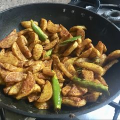 A picture of Fried masala aalo.