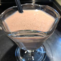 A picture of Banana 🍌 Strawberry 🍓 Oat Milk Smoothie.